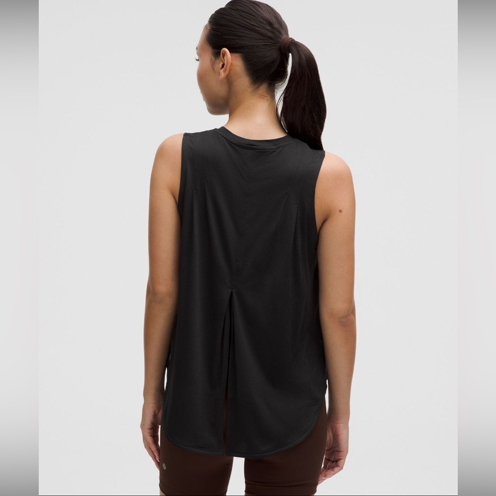 NWT Lululemon Lightweight Split-Back Training Tan… - image 8